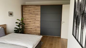 1 Schlafzimmer, Schreibtisch, Bügeleisen/Bügelbrett, kostenloses WLAN