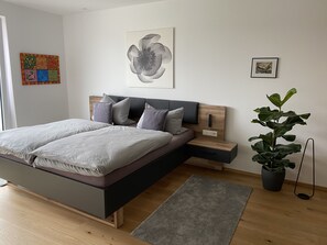 1 Schlafzimmer, Schreibtisch, Bügeleisen/Bügelbrett, kostenloses WLAN