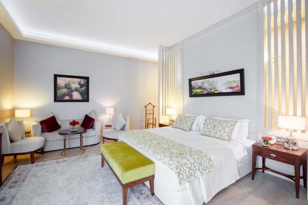 Sábanas italianas Frette, ropa de cama de alta calidad y minibar 