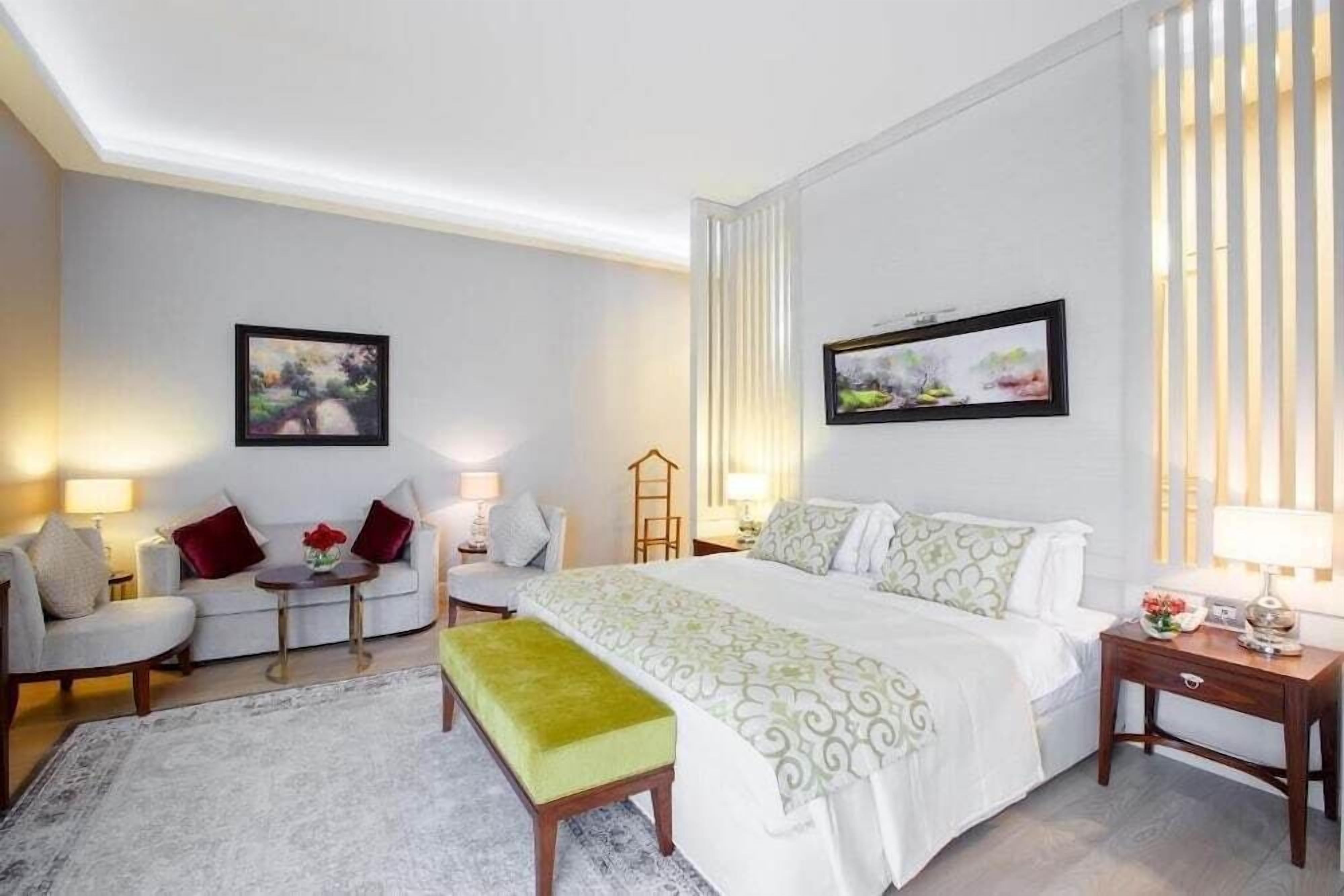Sábanas italianas Frette, ropa de cama de alta calidad y minibar 