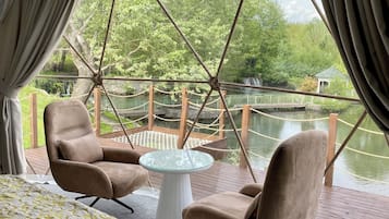 Bungalow Lake & Waterfall view | 義大利 Frette 床單、高級寢具、迷你吧、獨特裝潢