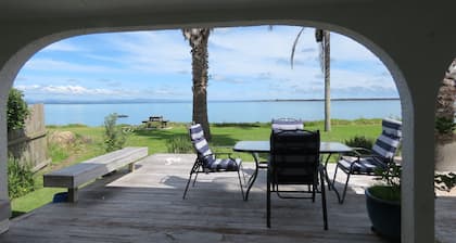 Rangiputa Moana - Beachfront Living