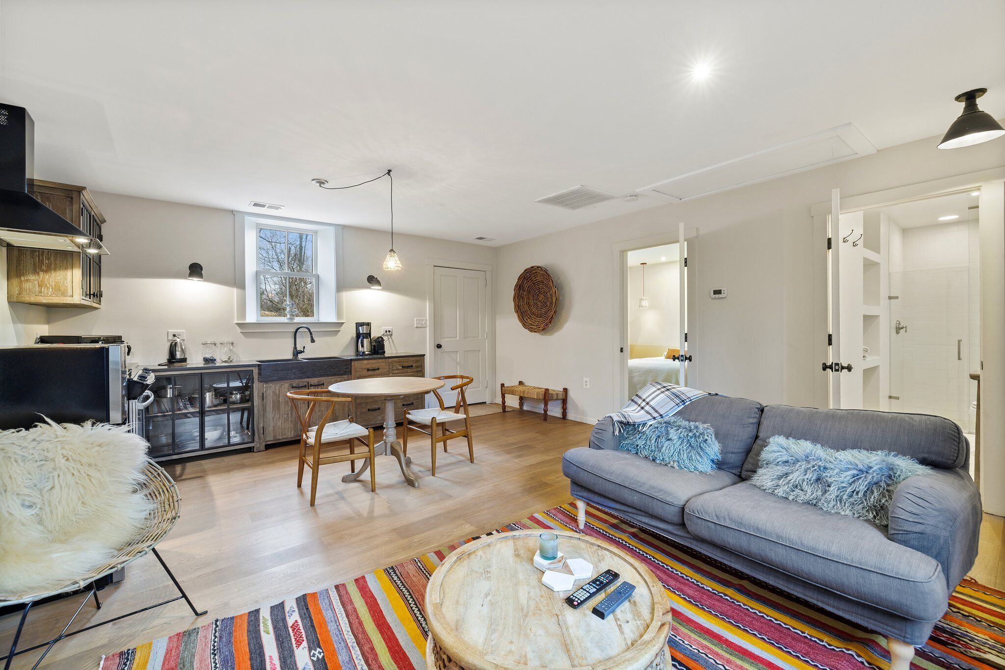 super cosy cottage with high speed internet!