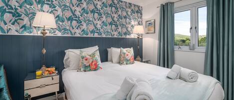 3 عدّة غرف نوم ومكتب ومكواة/لوح كي وواي فاي