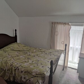 Appartement | 4 chambres, lit parapluie, Wi-Fi gratuit, draps fournis