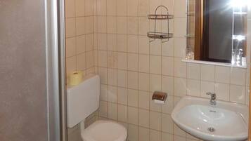 Apartment | Bathroom
