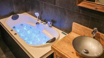 Apartment | Bathroom