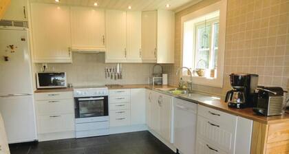 Awesome Home in Huskvarna With 3 Bedrooms, Jacuzzi and Wifi