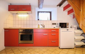 Casa | Cocina privada | Refrigerador y utensilios de cocina 