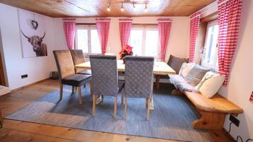 House | Living room | TV, table tennis