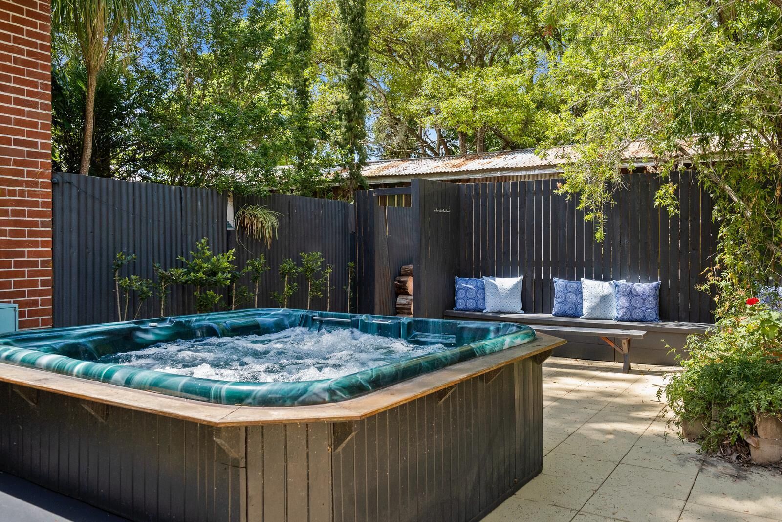 Outdoor spa tub