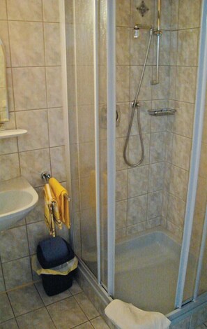 Apartment | Bathroom