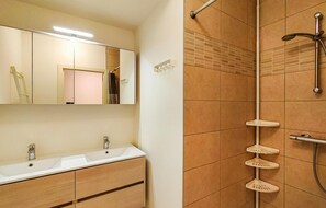 Apartment (Residentie Crystal ref. 84) | Bathroom - Residentie Crystal Ref. 84 (Ostend)