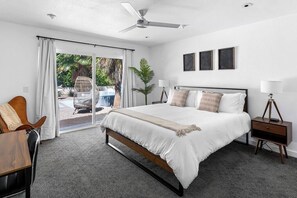 3 bedrooms, desk, iron/ironing board, travel crib - Private Oasis with Pool & Hot Tub (Palm Springs)