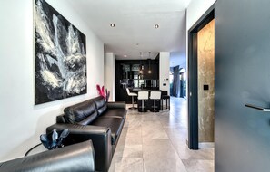 Apartment | Wohnzimmer | Fernseher