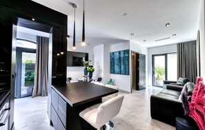 Apartment | Private kitchen | Fridge, cookware/dishes/utensils - Beautiful Apartment in Dubrovnik With Outdoor Swimming Pool, Wifi and 2 Bedrooms (Dubrovnik)