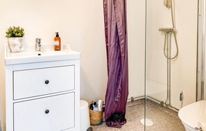 House | Bathroom