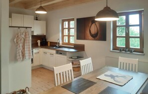 House | Private kitchen | Fridge, cookware/dishes/utensils
