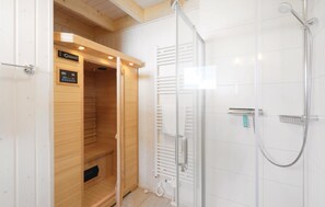 House | Bathroom - Amazing Home in Ostseeresort Olpenitz With 2 Bedrooms and Wifi (Kappeln)