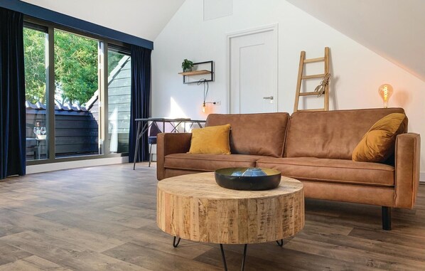 Apartment (Buit&) | Living room