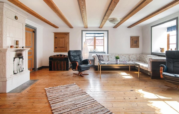 Apartment | Living room | TV