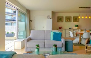 House | Living room | Smart TV - Awesome Home in Bredene With Wifi and 2 Bedrooms (Bredene)