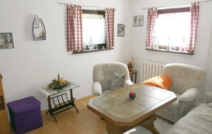 Apartment | Living room | TV - Amazing Apartment in Koserow With 2 Bedrooms and Internet (Koserow)