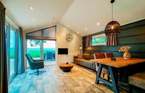 Talo (Chalet 84) | Olohuone