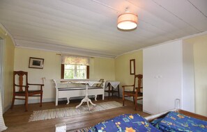 House | 5 bedrooms - Stunning Home in Mårdaklev With 5 Bedrooms (Älvsered)