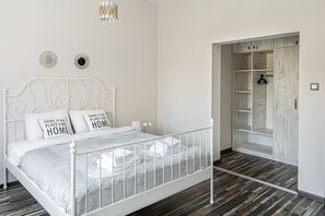 1 bedroom, iron/ironing board, free WiFi, bed sheets - Stylish one bedroom in Plovdiv - 5 minutes from center (Plovdiv)