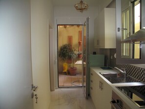 Oven, cookware/dishes/utensils - Central Heraklion Lovely Condo with Yard/ Garden. Ariadni. (Iraklio)