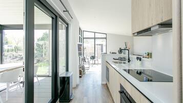 House | Private kitchen | Fridge, cookware/dishes/utensils
