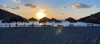 Charming two Bedroom Fisherman's House on Kea