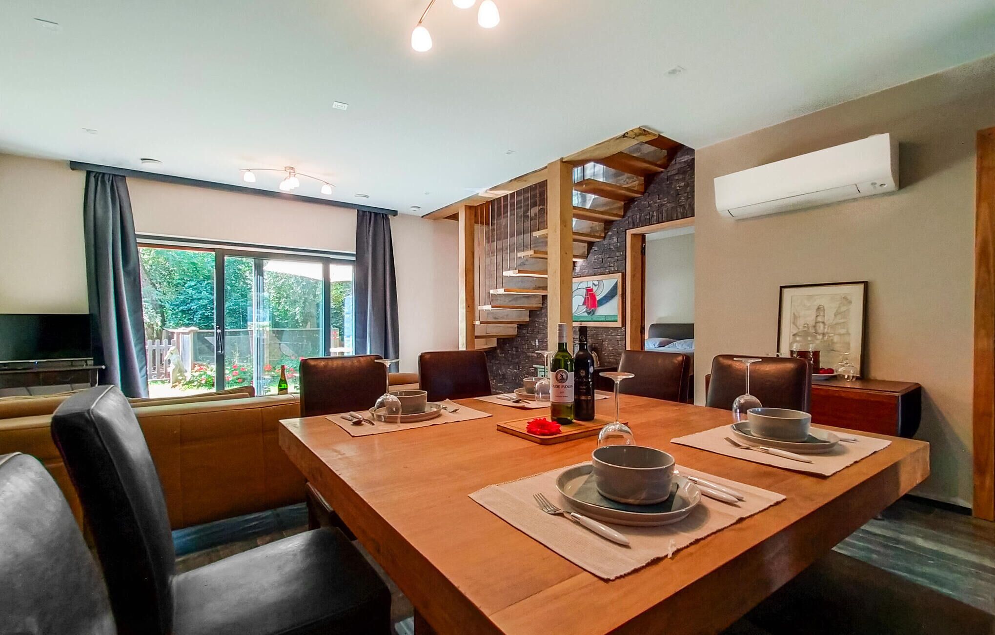 House | Living room | Smart TV