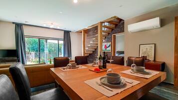 House | Living room | Smart TV