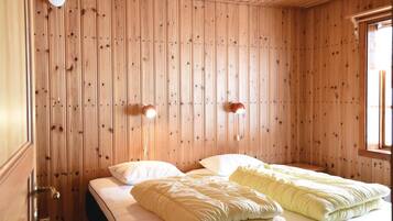 House | 2 bedrooms, free WiFi, bed sheets