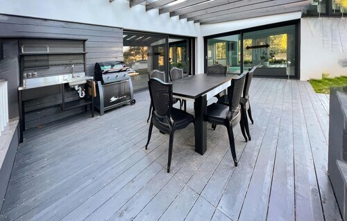Beautiful Home in Niwy Ostroleckie With Jacuzzi, Wifi and Swimming Pool