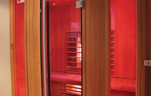 Bathroom - Amazing Home in Lunteren With 6 Bedrooms, Sauna and Wifi (Lunteren)