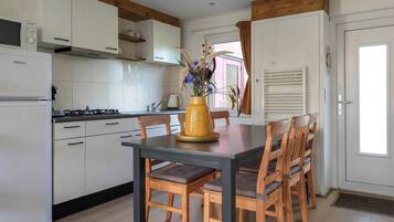 House (Bungalowpark De Tong) | Private kitchen