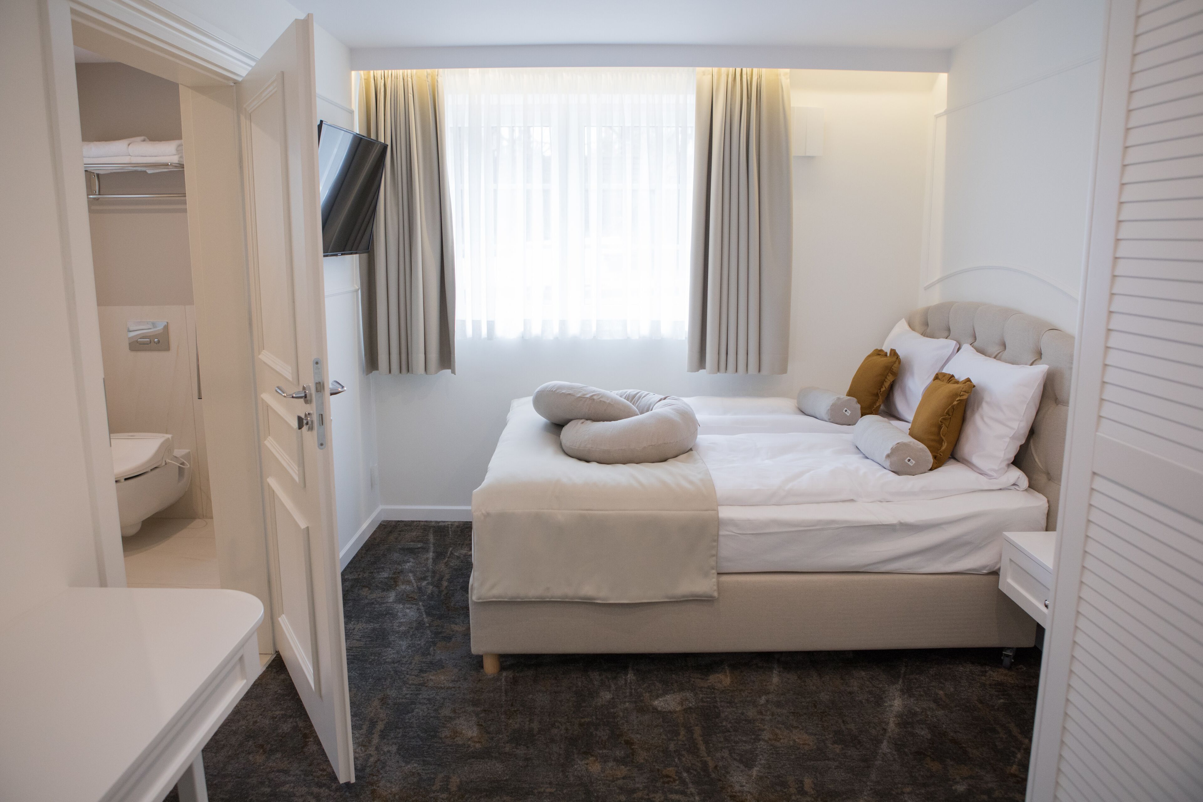 Premium bedding, down duvets, in-room safe, individually decorated
