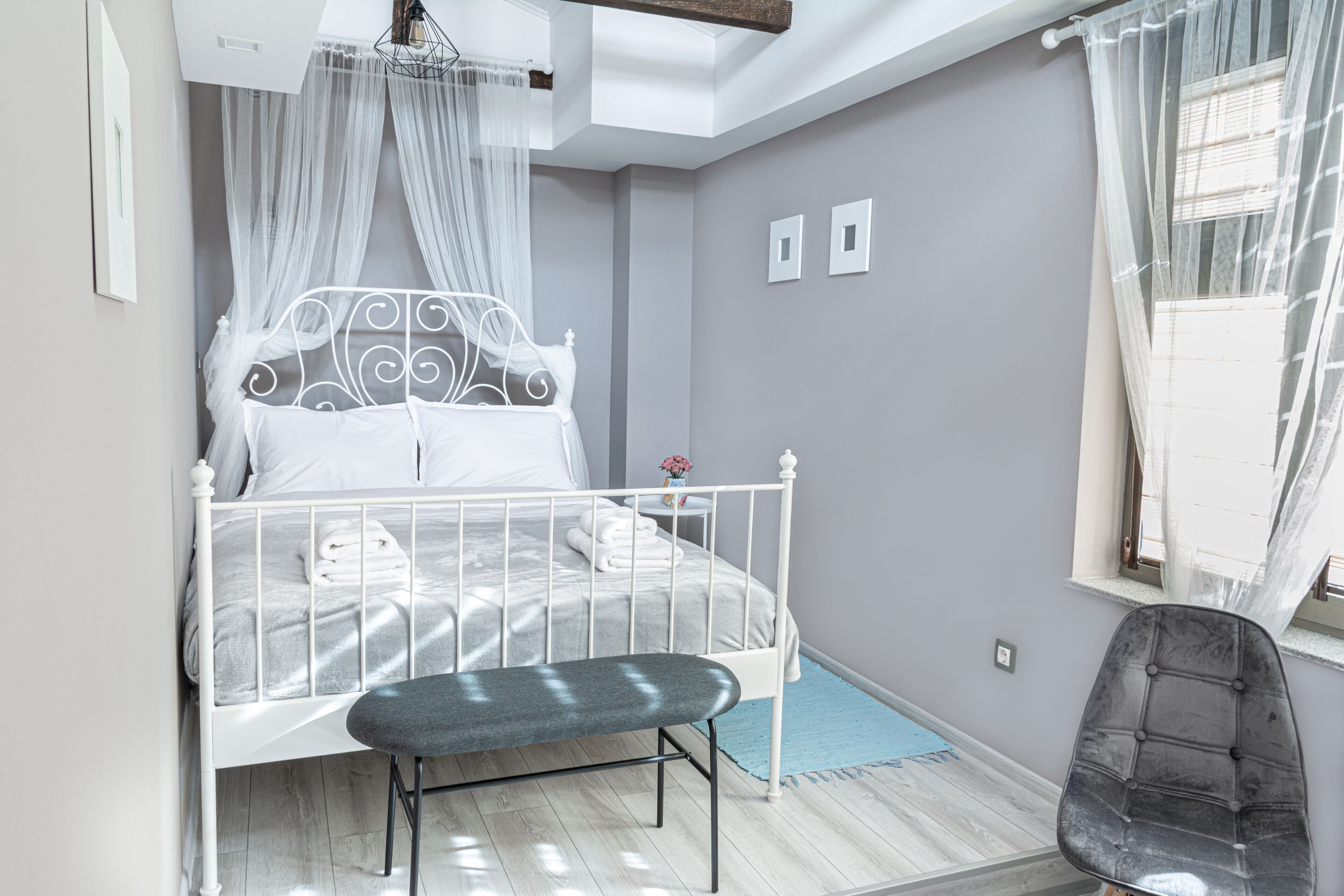 2 bedrooms, in-room safe, iron/ironing board, travel cot