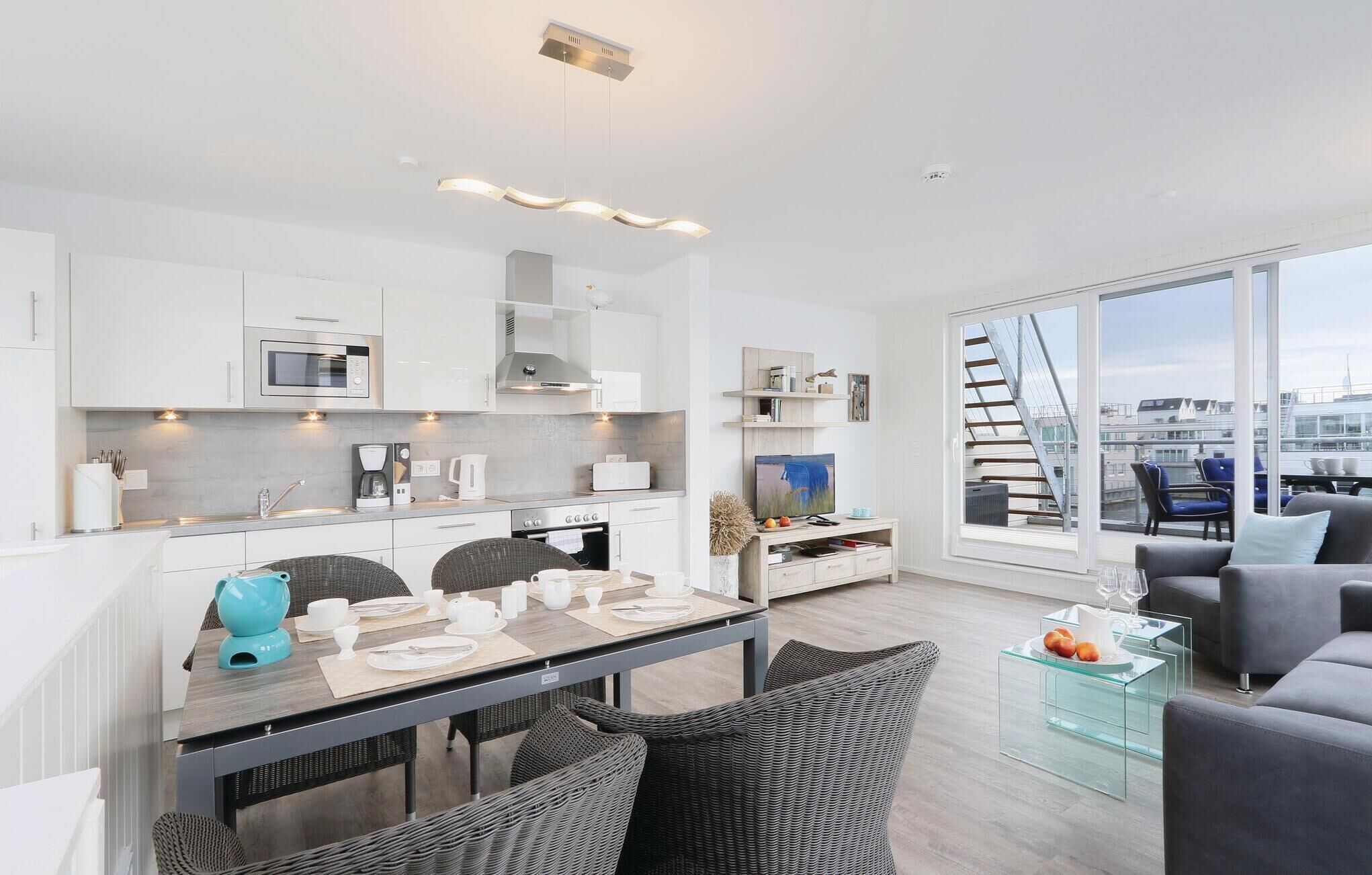 Room | Private kitchen | Fridge, cookware/dishes/utensils