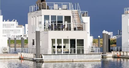 Amazing Ship/boat in Ostseeresort Olpenitz With 2 Bedrooms, Sauna and Wifi