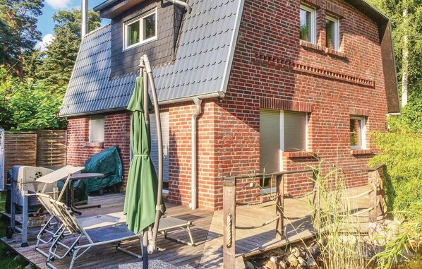 Exterior - Stunning Home in Berlin With 4 Bedrooms, Sauna and Wifi (Berlin)