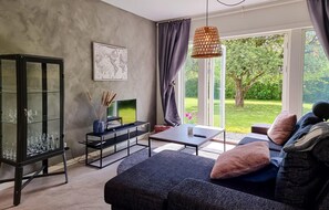 House | Living room | Smart TV