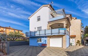 Apartment | Exterior