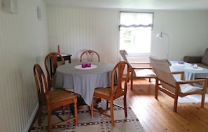 House | Living room | TV - Amazing Home in Vårgårda With 1 Bedrooms and Wifi (Vårgårda)