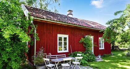 Nice Home in Lidköping With 2 Bedrooms, Sauna and Wifi