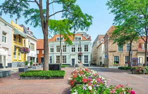 Exterior - Awesome Home in Heinkenszand With Wifi, 4 Bedrooms and Outdoor Swimming Pool (Heinkenszand)