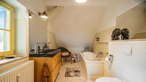 Apartment | Bathroom - Nice Apartment in Quedlinburg OT Gernrod With Wifi and 1 Bedrooms (Quedlinburg)
